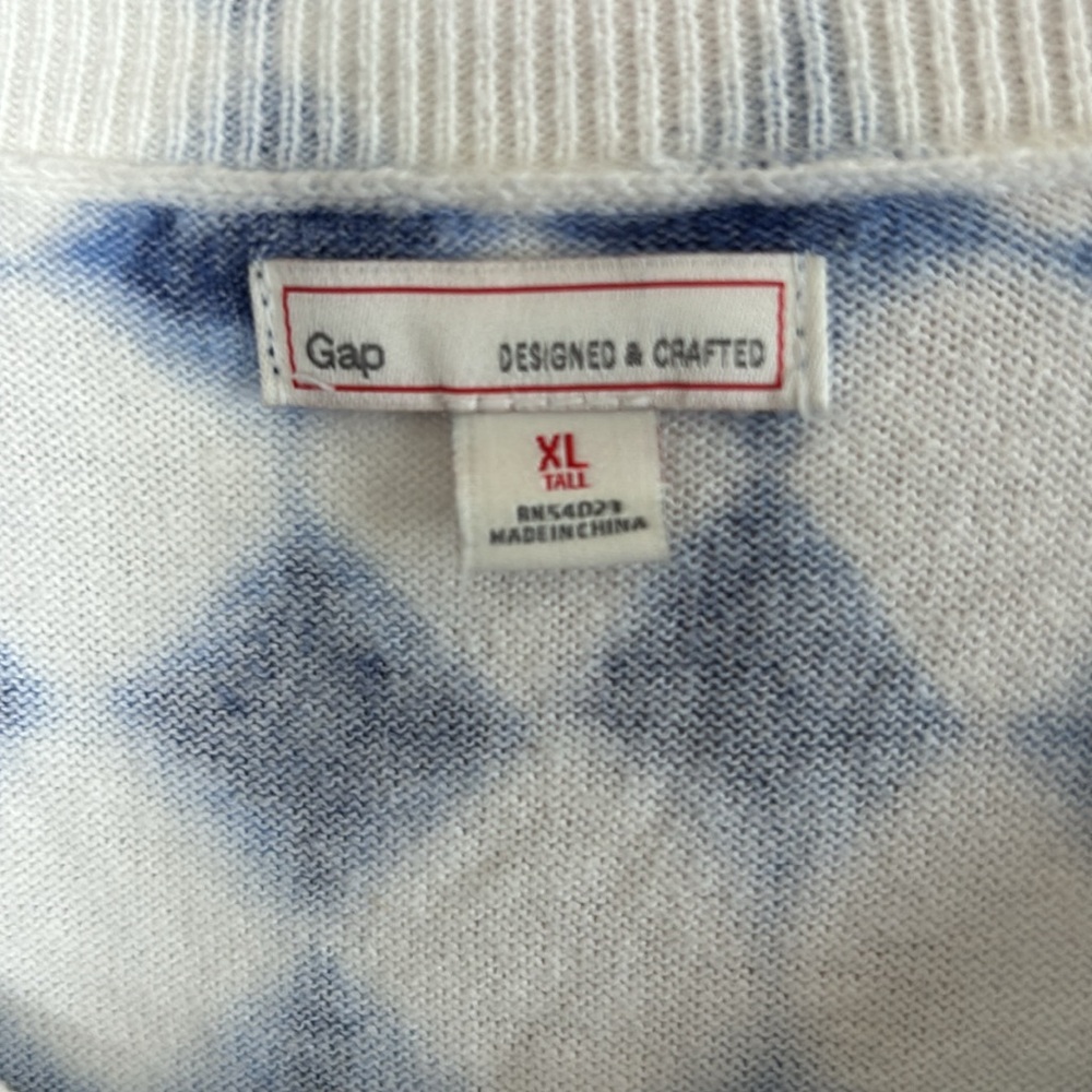 Blue and White GAP Sweater - Picture 4 of 7